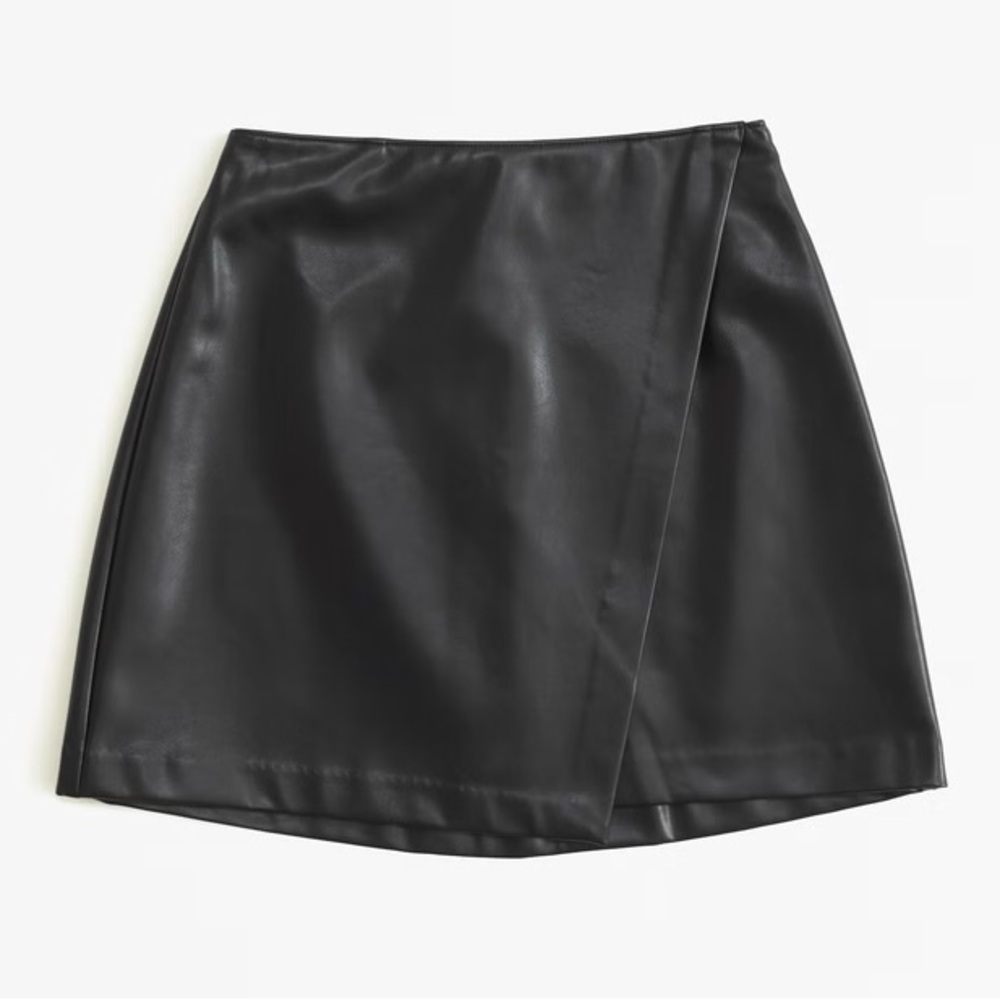 NWT Abercrombie Scarlett Vegan Leather Wrap Skort